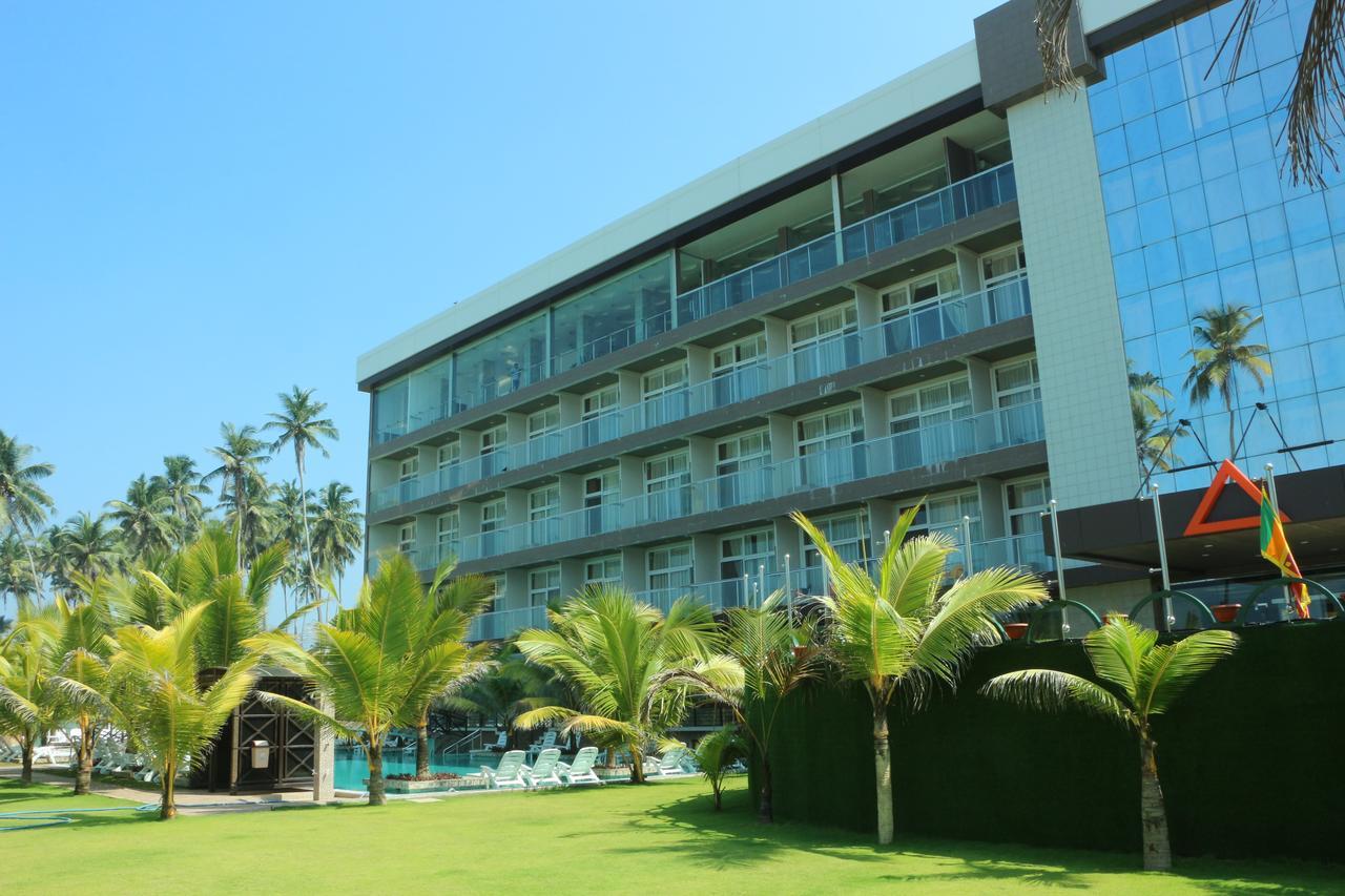 Ocean Queen Hotel Wadduwa Exterior foto